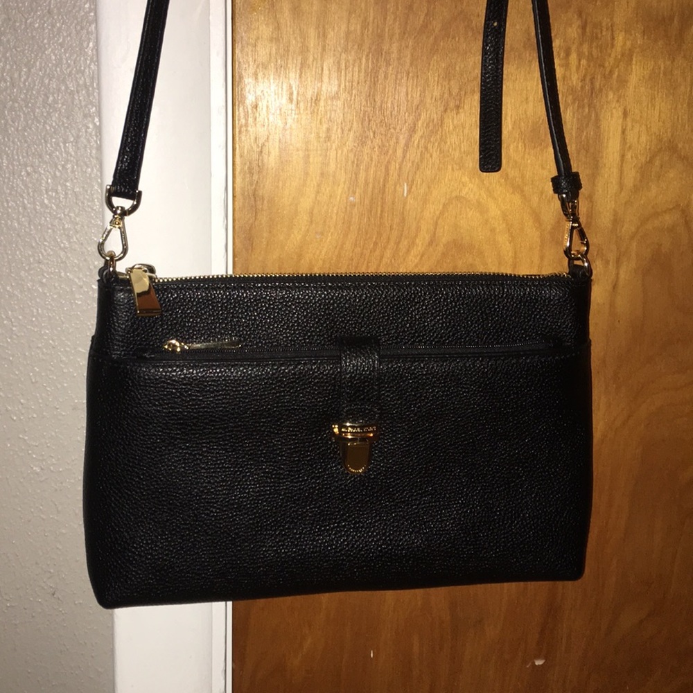 Micheal kors adjustable side purse